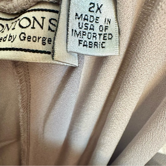 NWOT. SIMONTON SAYS 2X light beige pants with elastic waist band. Pull On Pants - Picture 8 of 9